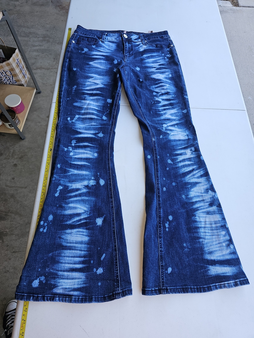 Hydraulic Jeans Women's Blue Flare with Bleach Splatter